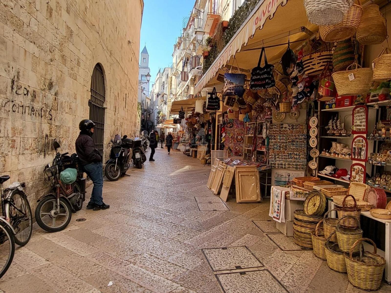 Quiet And Stylish - Bari City Center, Minutes To Station ภายนอก รูปภาพ