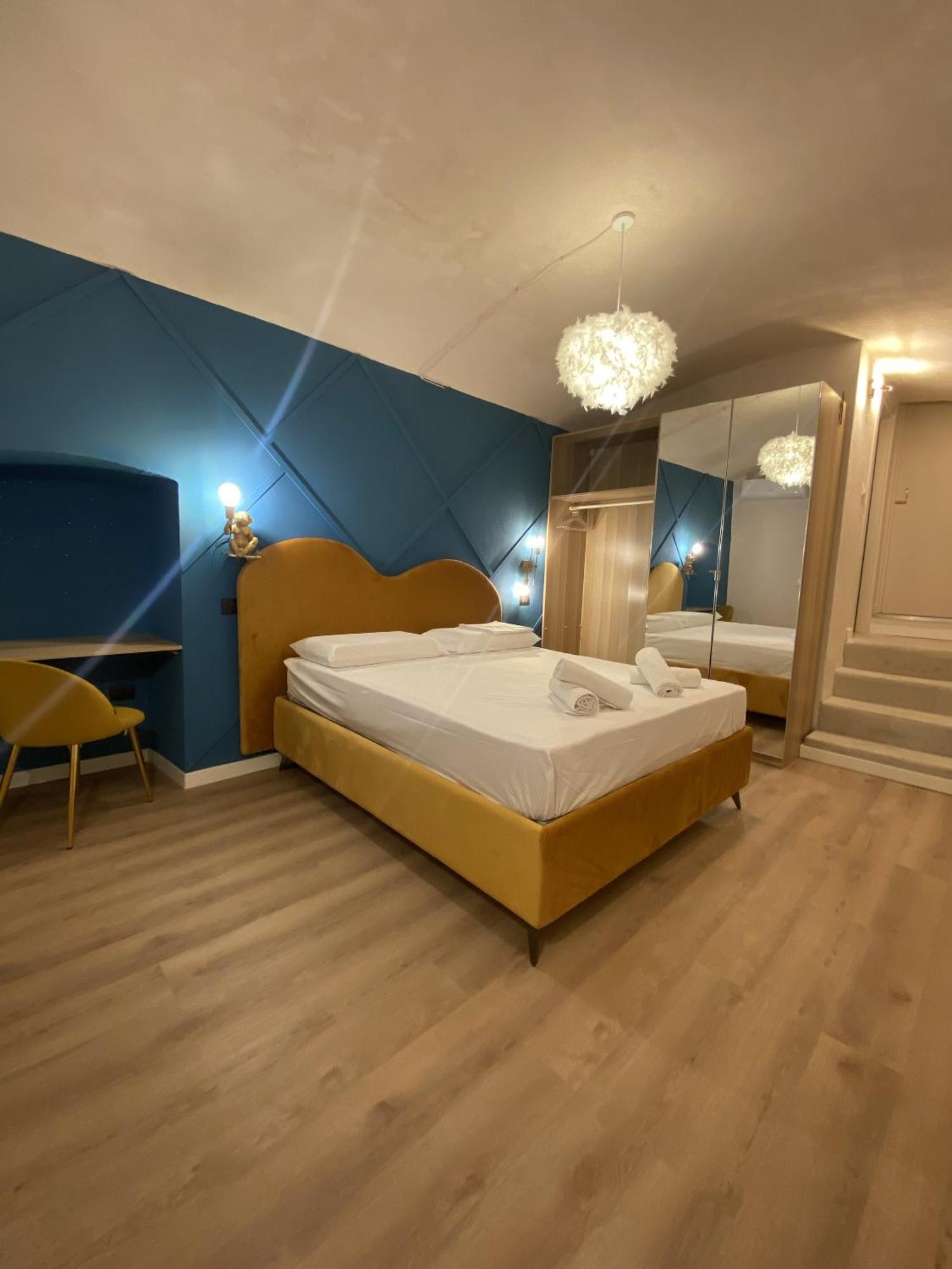 Quiet And Stylish - Bari City Center, Minutes To Station ภายนอก รูปภาพ